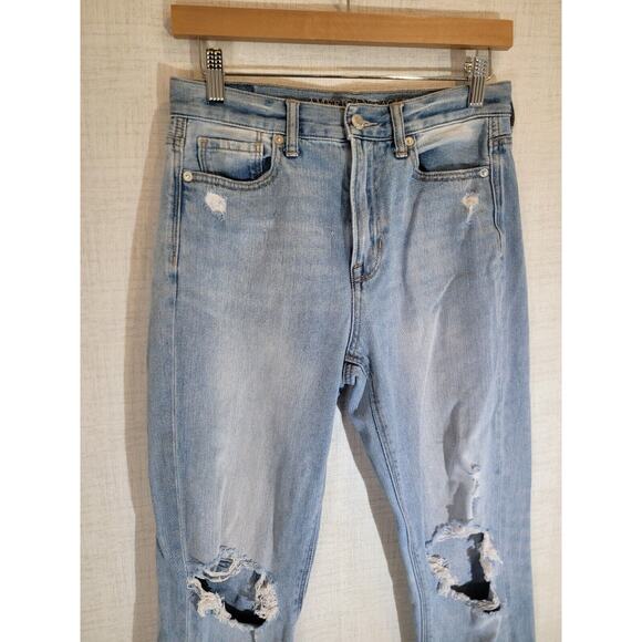 American Eagle Mom Jeans Womens 4 Light Blue Wash High Rise Stretch Distressed - Picture 2 of 10
